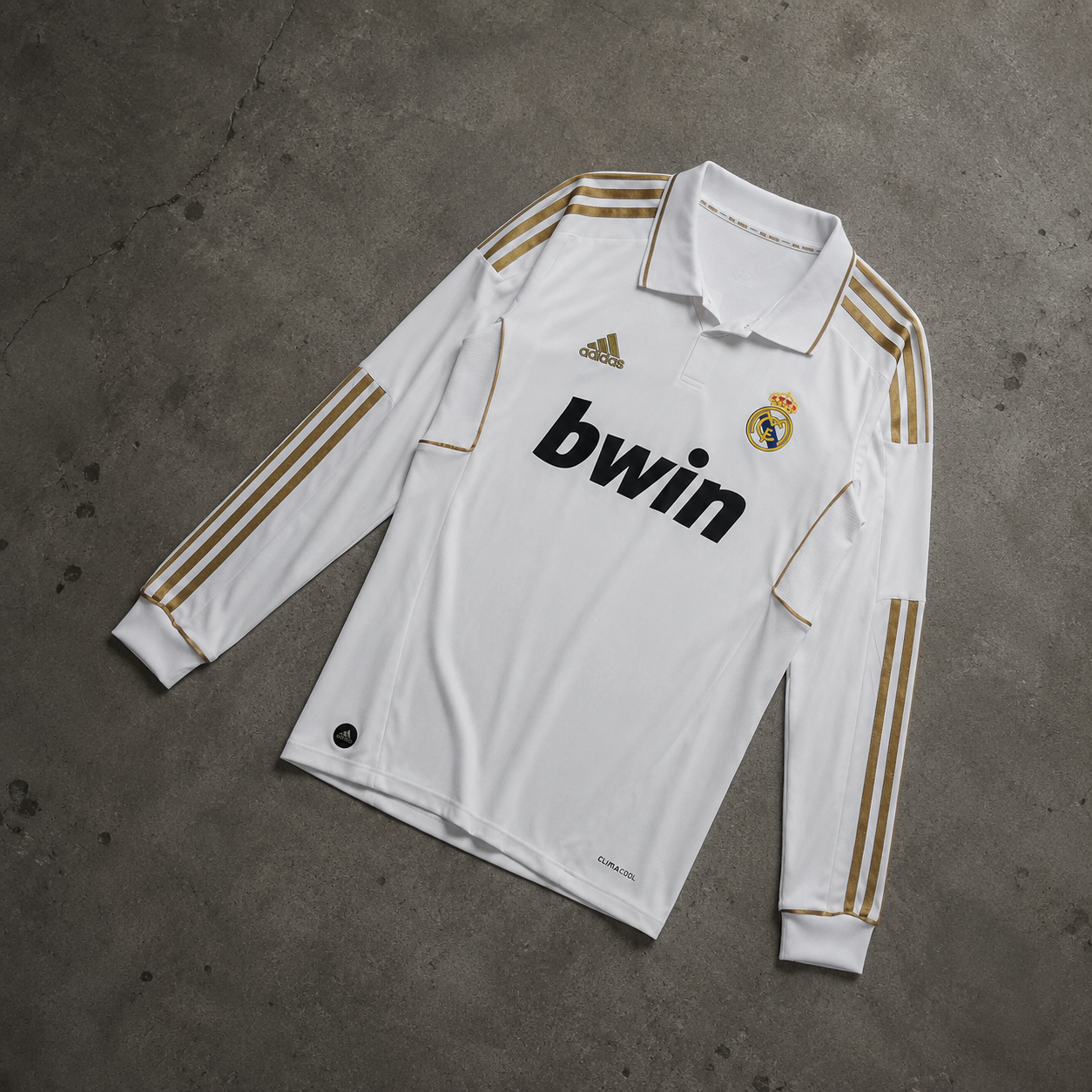 REAL MADRID 2011/12 LONGSLEEVE RETRO JERSEY