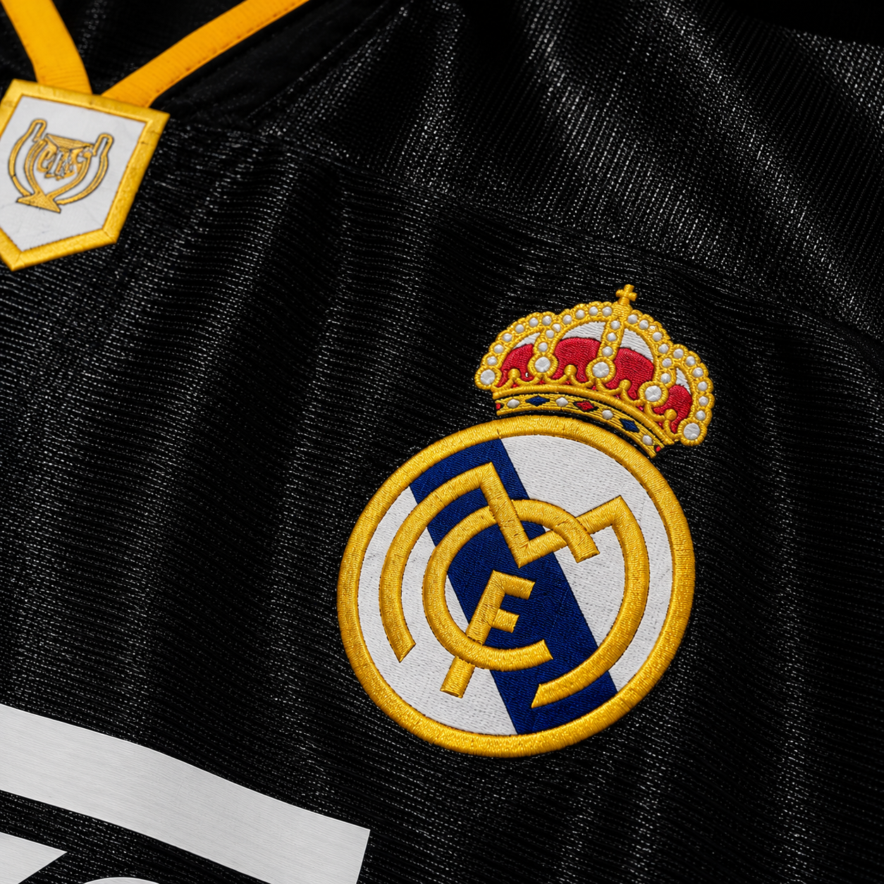 REAL MADRID 1999/01 RETRO JERSEY