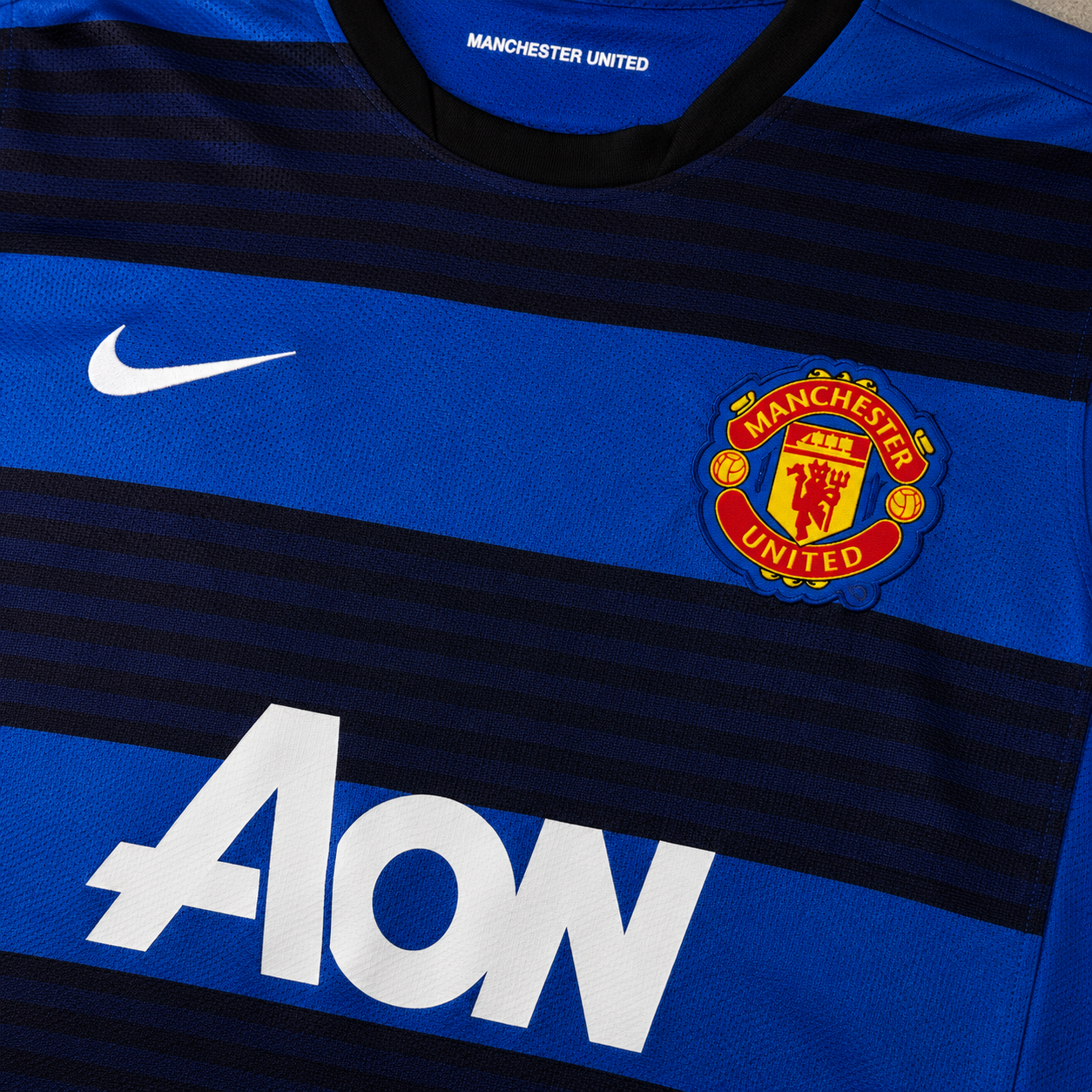 MANCHESTER UNITED 2011/12 AWAY RETRO JERSEY