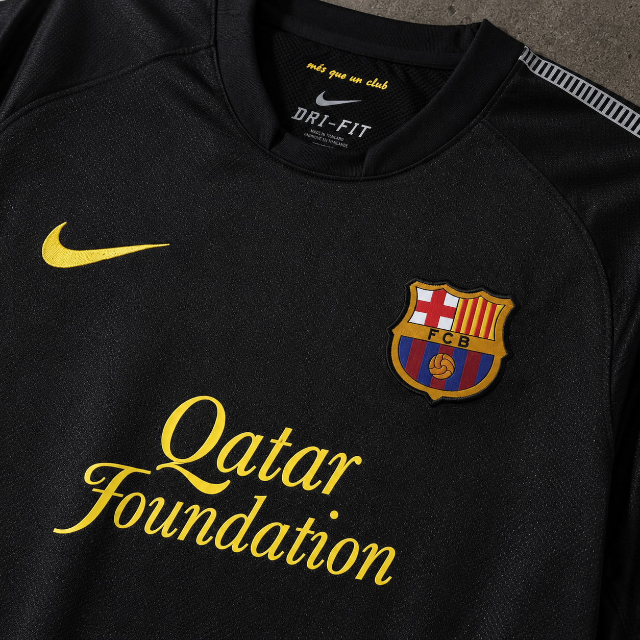 FC BARCELONA 2011/12 AWAY RETRO JERSEY
