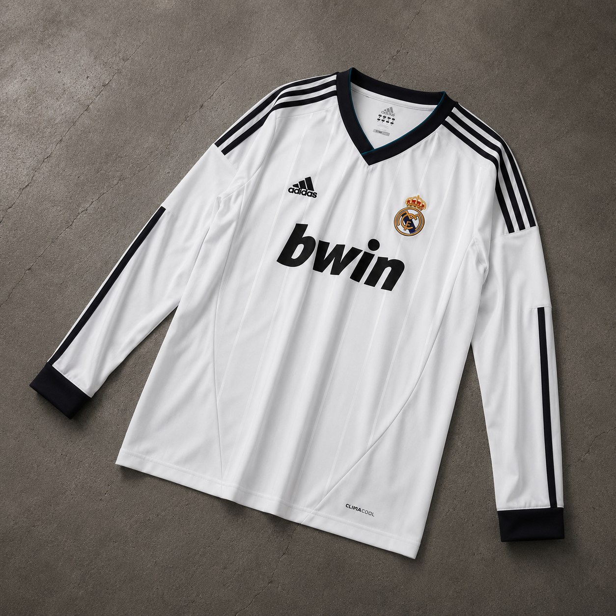 REAL MADRID 2012/13 HOME LONGSLEEVE RETRO JERSEY