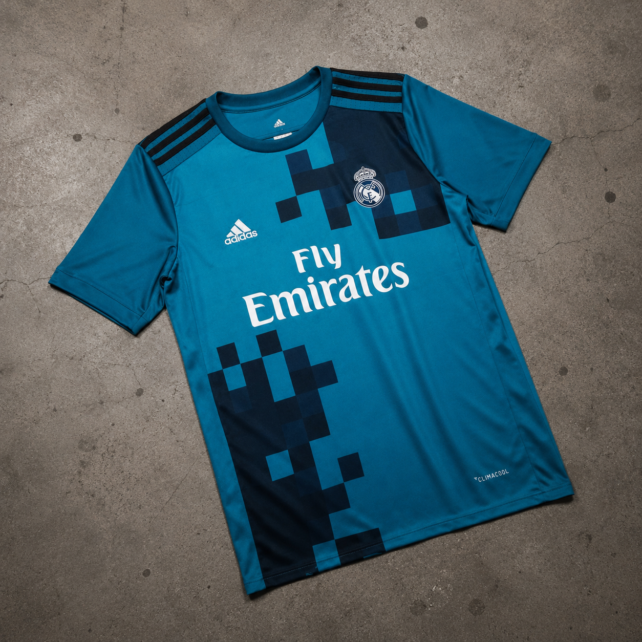REAL MADRID 2017/18 RETRO JERSEY