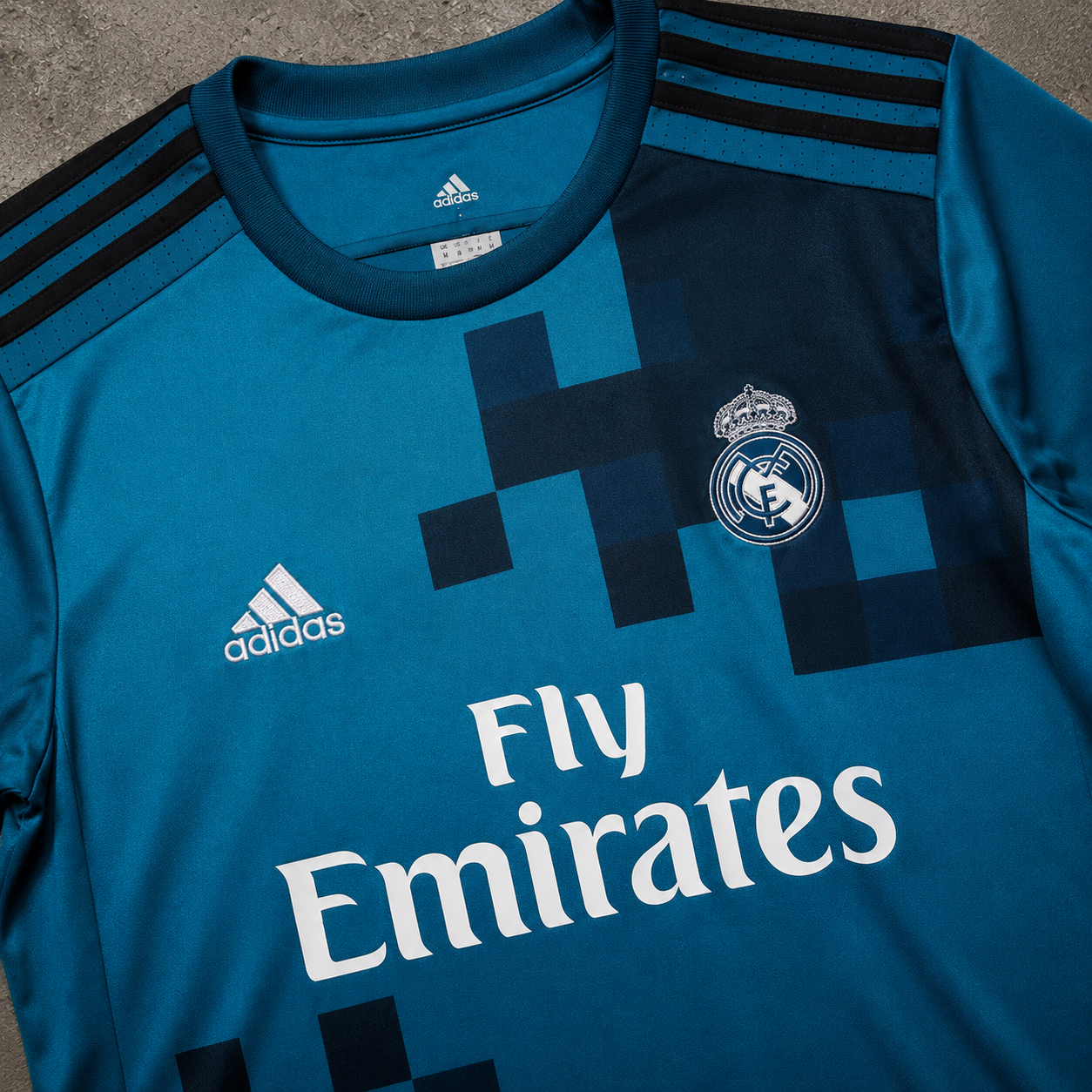 REAL MADRID 2017/18 RETRO JERSEY