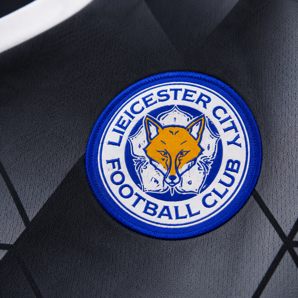 LEICESTER CITY 2015/16 RETRO JERSEY