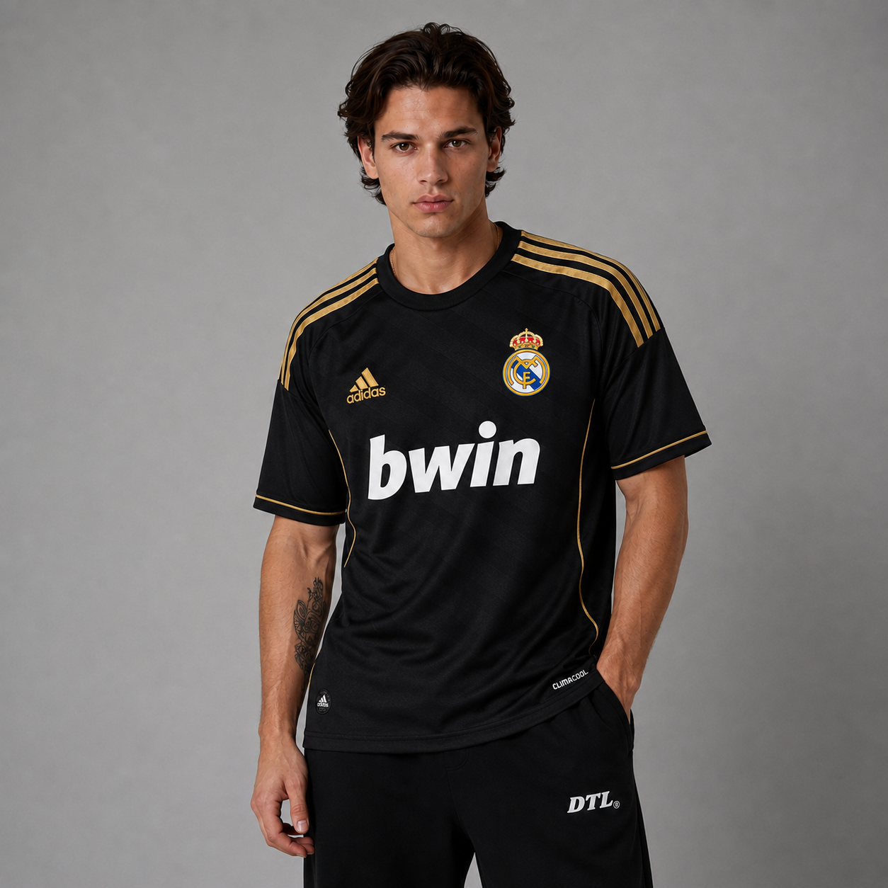 REAL MADRID 2011/12 RETRO JERSEY