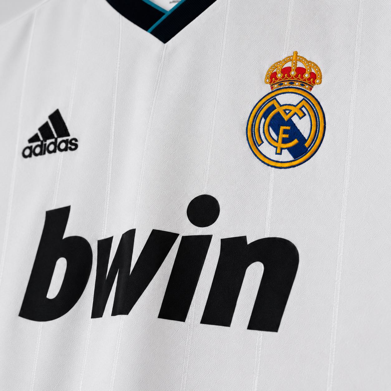 REAL MADRID 2012/13 RETRO JERSEY