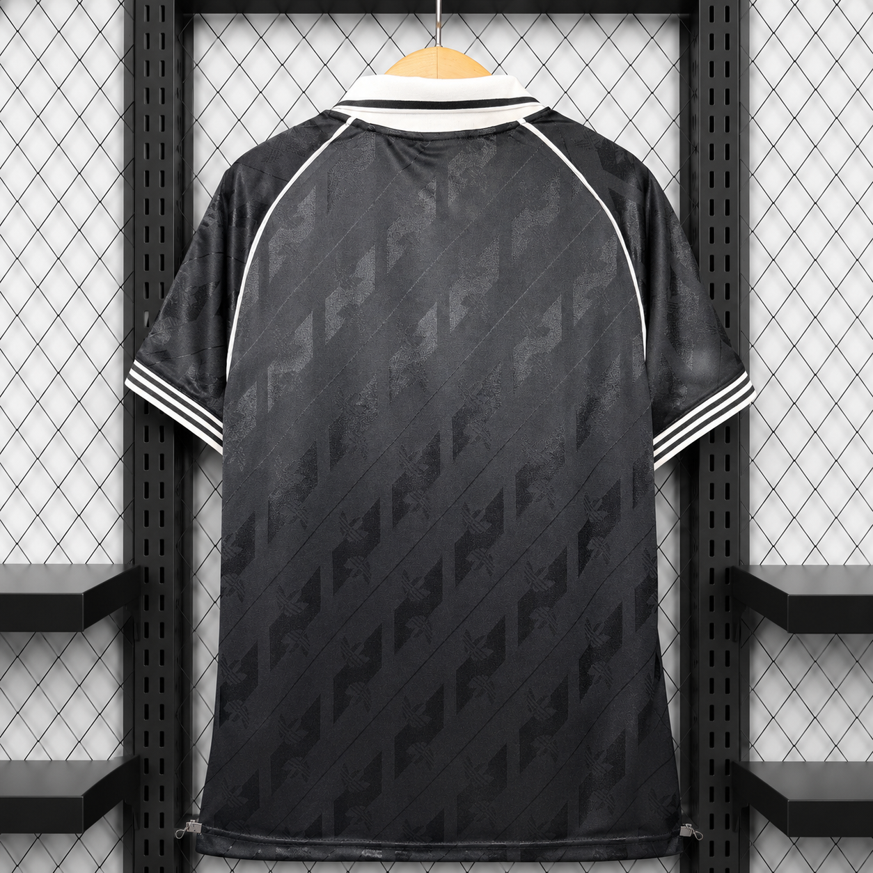 REAL MADRID HERITAGE BLACK EXCLUSIVE JERSEY