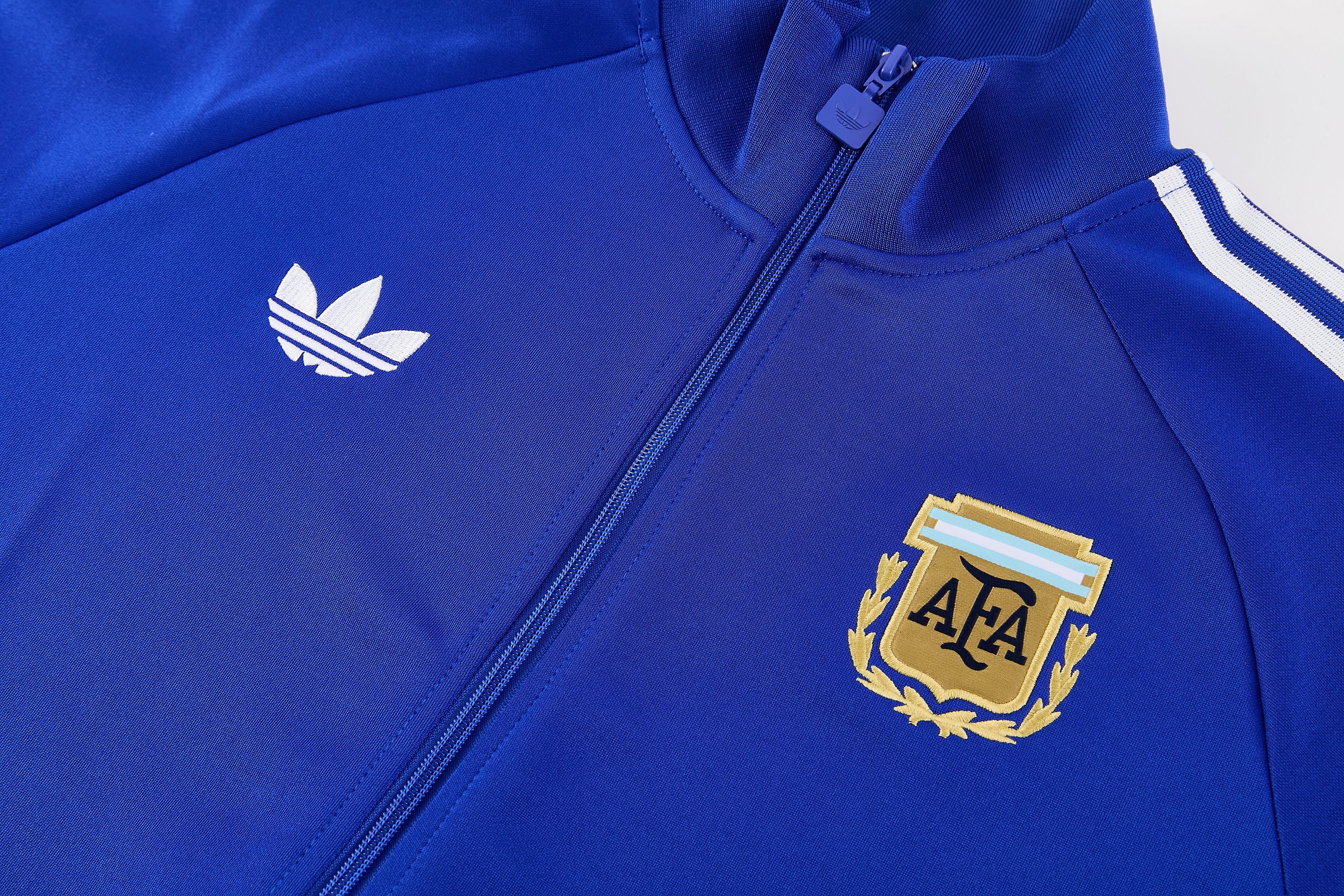 ARGENTINA BLUE FOOTBALL ZIPPER