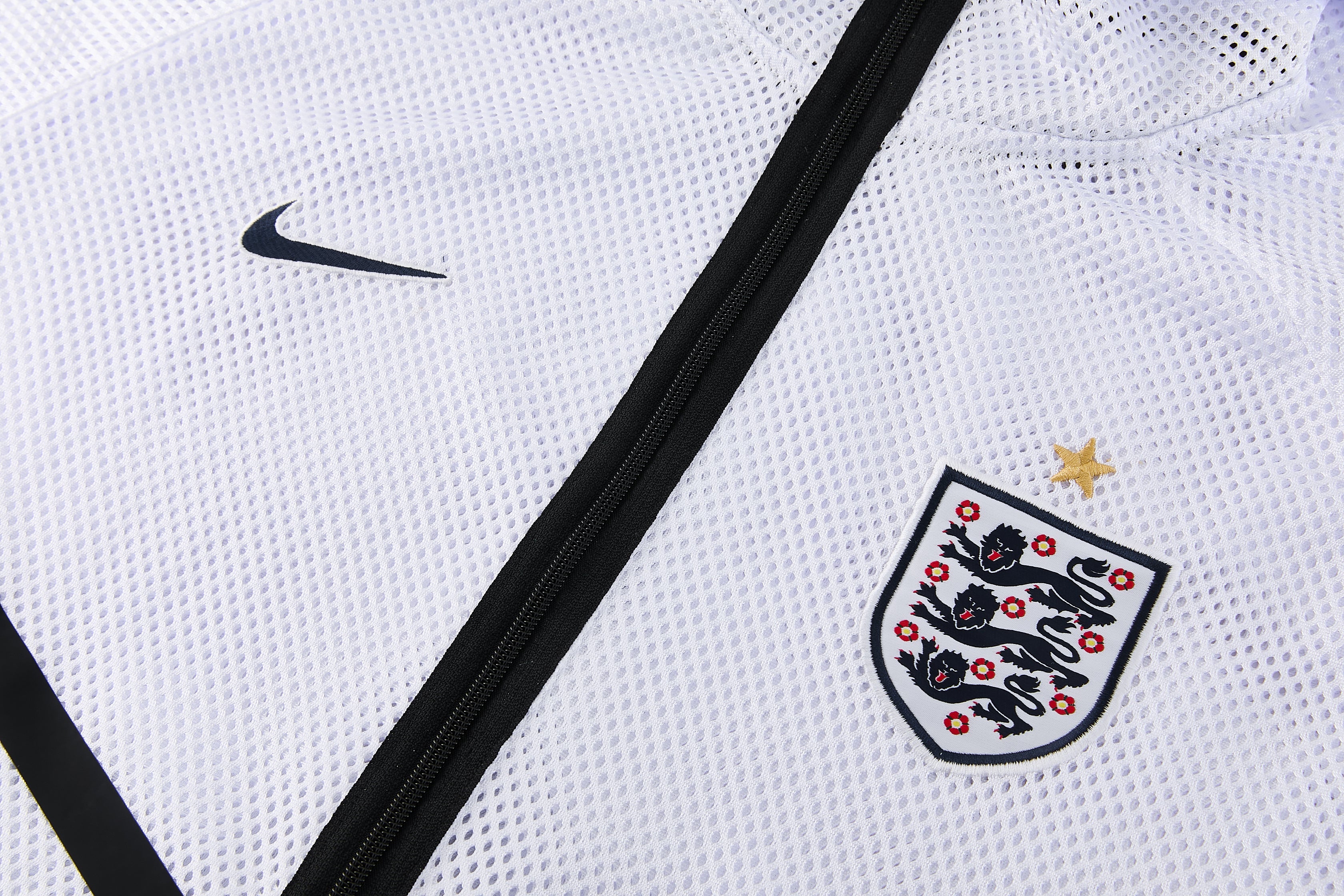 ENGLAND PEARL WINDBREAKER