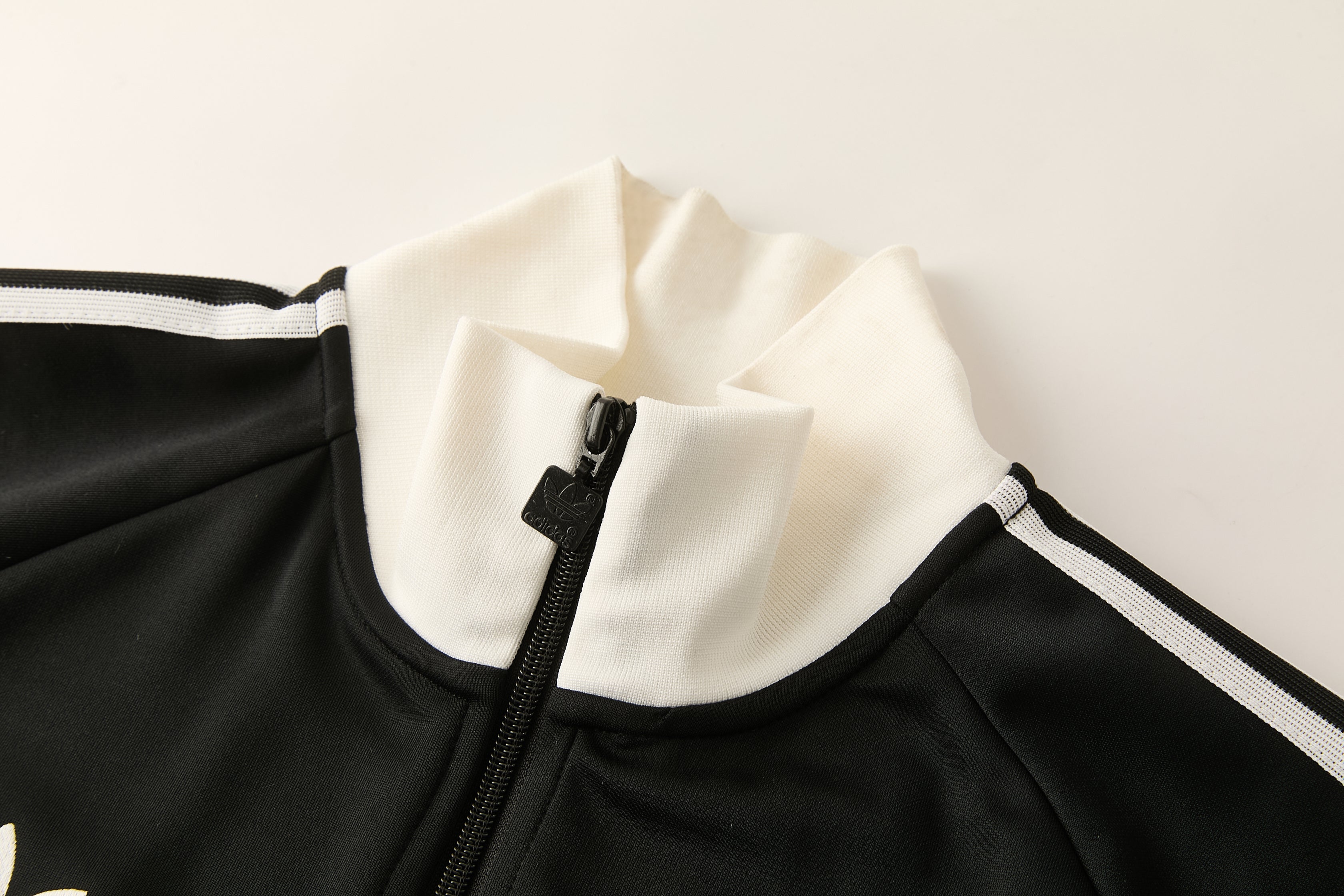 JUVENTUS BLACK FOOTBALL ZIPPER