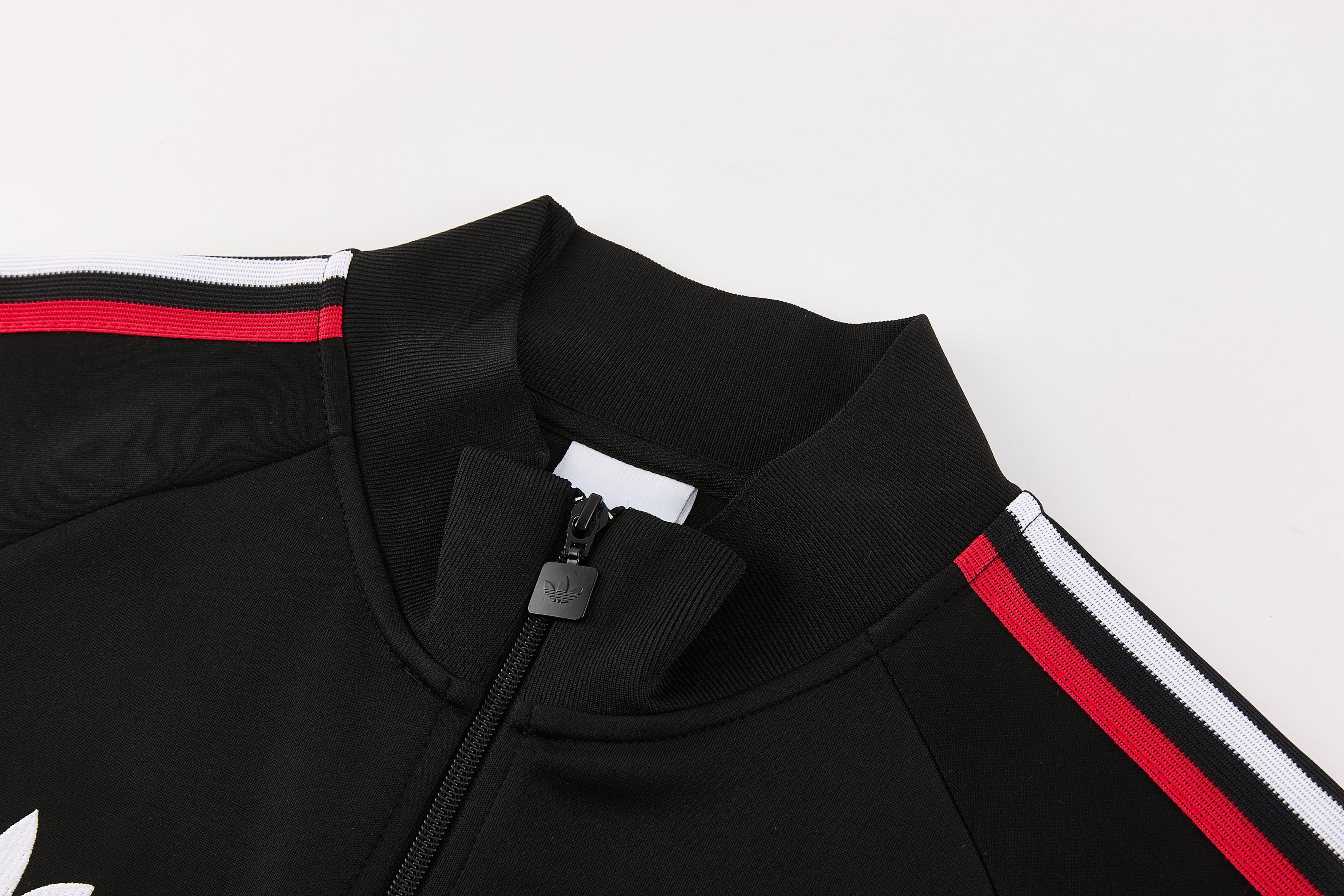 MANCHESTER UNITED BLACK FOOTBALL ZIPPER